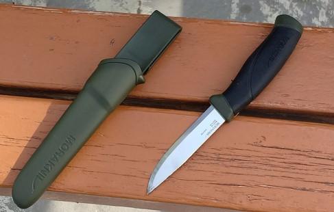 Our favorite Morakniv with the quality sheath