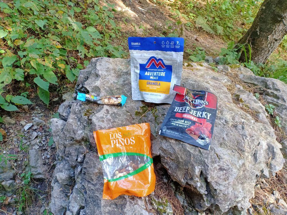 Different hiking snacks on the hiking trail