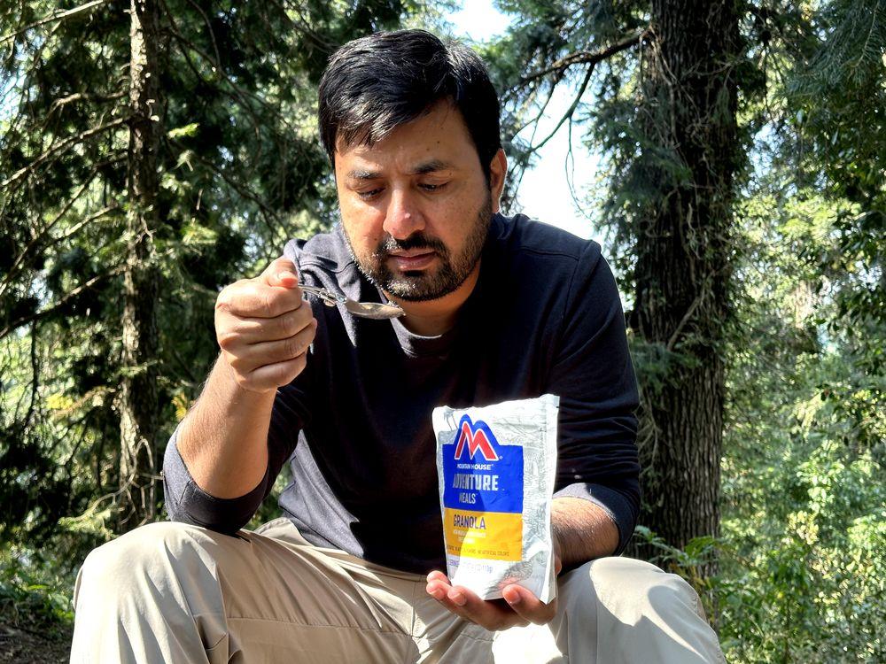 Eating dehydrated meals while backpacking