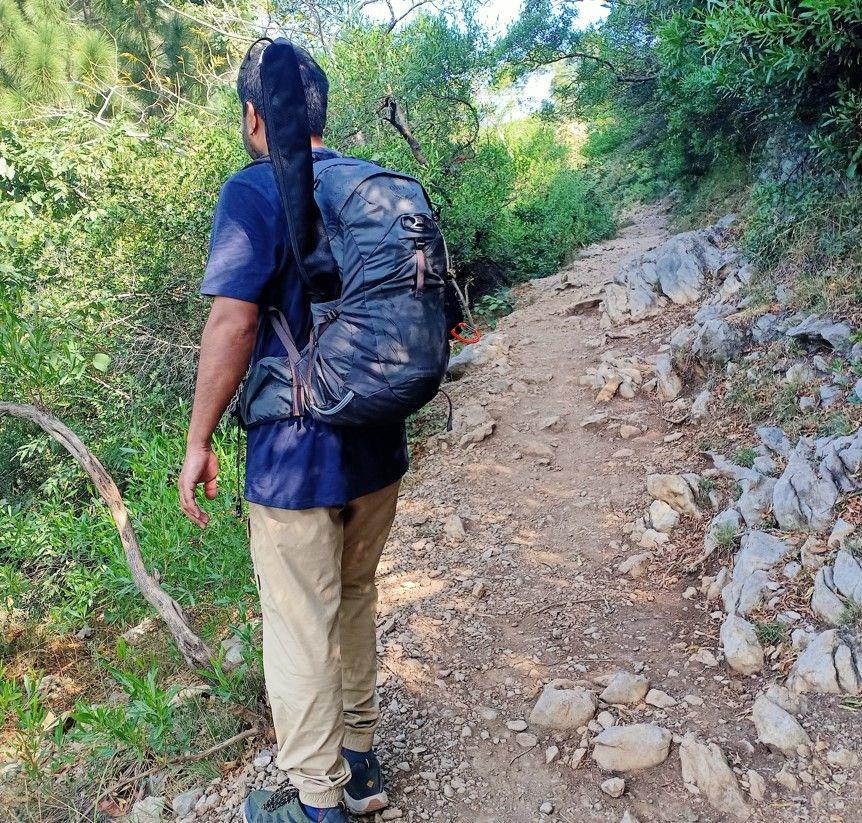 Osprey Talon 22 Daypack (Wearing it on the hiking trail)
