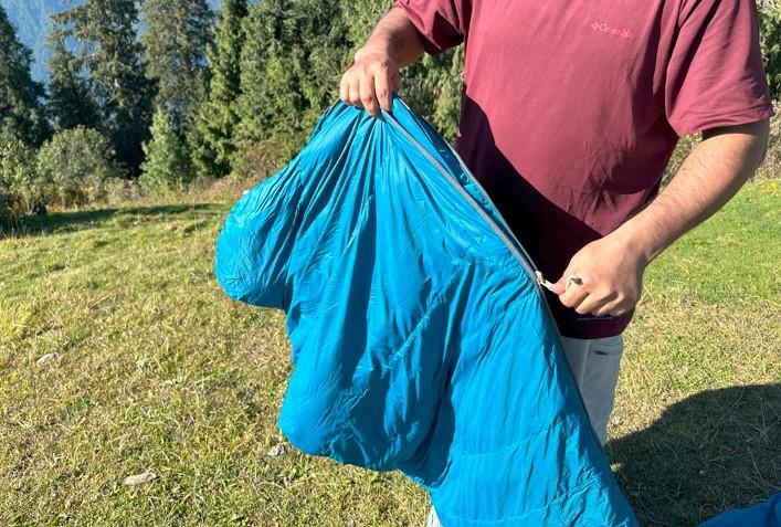 Kelty Cosmic Down 20 Sleeping Bag (Unzipping it for cleaning before storage)